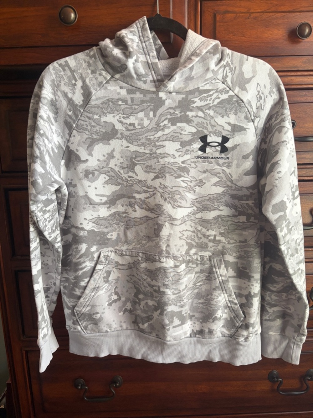 Under Armour boy’s Gray Camo  Hoodie